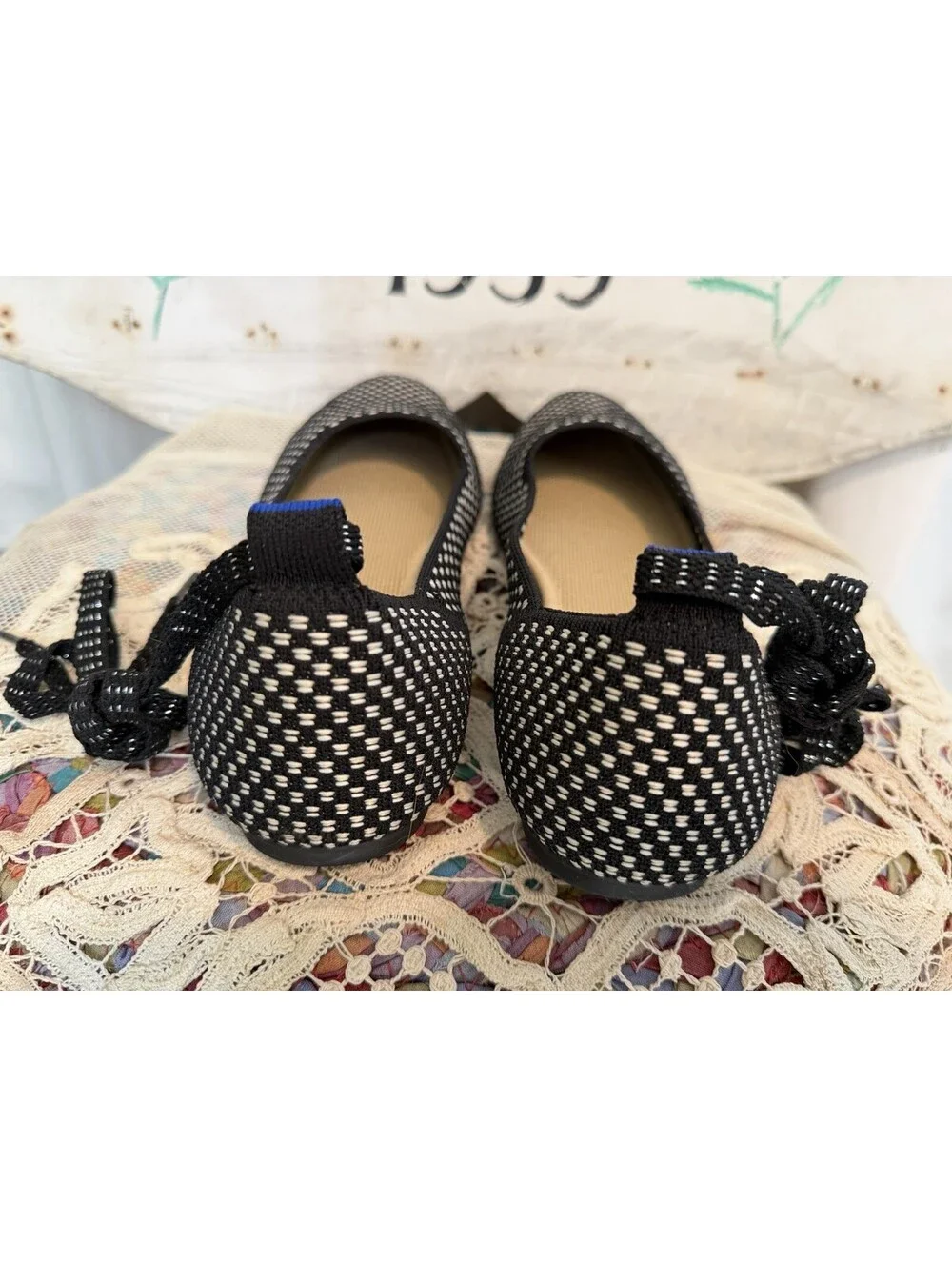 Rothy’s The Square Wrap Noir Women’s Size 10 Black/Ivory 102-009-Fun Ankle Laces